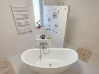 Eladó családi ház, Nagytarcsán 205 M Ft, 6 szobás