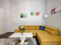 Eladó téglalakás, V. kerületben 118 M Ft, 1 szobás