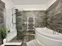 Eladó családi ház, Pécsett 115 M Ft, 4 szobás