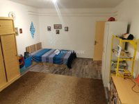 Eladó téglalakás, Pécsett 69.9 M Ft, 3 szobás