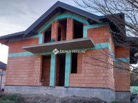 Eladó családi ház, Szentendrén 300 M Ft, 5 szobás