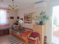 Eladó családi ház, Szentendrén 339 M Ft, 10 szobás