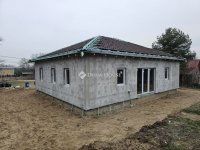 Eladó családi ház, Pócsmegyeren 124.9 M Ft, 4 szobás