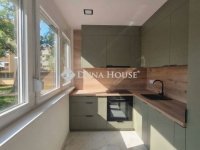 Eladó téglalakás, Pécsett 59.9 M Ft, 3 szobás