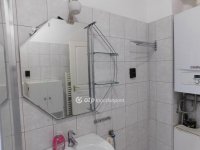 Eladó családi ház, Pécsett 299 M Ft, 9 szobás