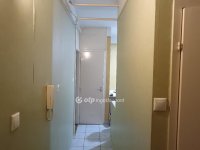Eladó téglalakás