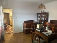 Eladó családi ház, Pécsett 60 M Ft, 3 szobás