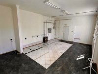 Eladó üzlethelyiség