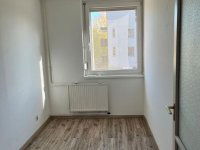 Eladó panellakás, Debrecenben 58.5 M Ft, 1+2 szobás