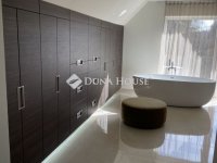 Eladó családi ház, Velencén 179.9 M Ft, 4 szobás