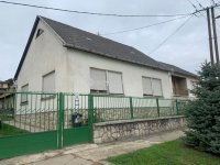 Eladó családi ház