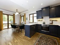 Eladó családi ház, III. kerületben 266 M Ft, 6 szobás