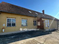 Eladó iroda, Pápán 139 M Ft, 15+4 szobás / költözzbe.hu