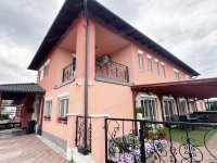 Eladó családi ház, Oroszlányban 149.99 M Ft, 7 szobás