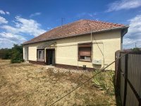 Eladó családi ház, Kónyon 29.99 M Ft, 2 szobás