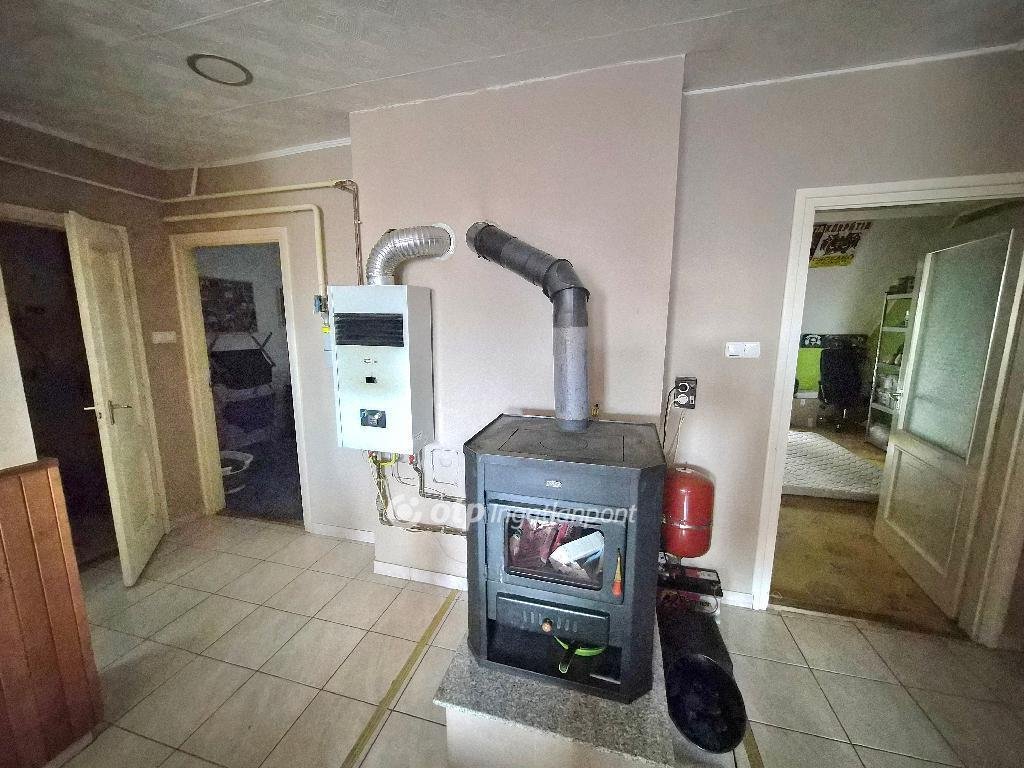 Eladó családi ház, Ráckeresztúron 155 M Ft, 7 szobás