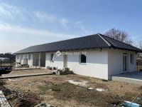 Eladó ikerház, Dánszentmiklóson 58.5 M Ft, 3 szobás