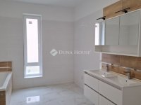 Eladó családi ház, XVI. kerületben 239 M Ft, 1+4 szobás