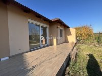 Eladó ikerház, Nagytarcsán 130.7 M Ft, 4 szobás