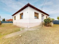 Eladó családi ház, Kálmánházán 30 M Ft, 3 szobás