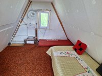 Eladó nyaraló, Neszmélyen 25 M Ft, 3 szobás