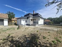 Eladó családi ház, Zsámbokon 55 M Ft, 3 szobás