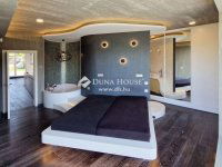 Eladó családi ház, III. kerületben 520 M Ft, 7 szobás