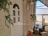 Eladó családi ház, Kiszomboron 42.45 M Ft, 2 szobás