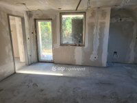 Eladó családi ház, Törökbálinton 170 M Ft, 9 szobás