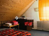 Eladó családi ház, Balatoncsicsón 85 M Ft, 8 szobás