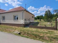 Eladó családi ház, Bakonyán 38.5 M Ft, 2 szobás