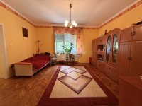 Eladó családi ház, Pécsett 87.9 M Ft, 4 szobás