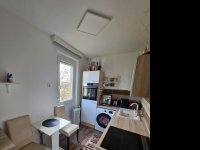 Eladó panellakás, Pécsett 59.9 M Ft, 3 szobás