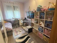 Eladó panellakás, Szombathelyen 47 M Ft, 3 szobás