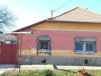 Eladó családi ház, Kunszentmártonban 16.5 M Ft, 2+1 szobás