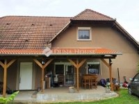 Eladó családi ház, Pécsett 89.9 M Ft, 7 szobás