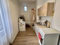 Eladó téglalakás, V. kerületben 102.5 M Ft, 2 szobás