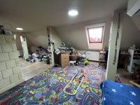 Eladó családi ház, Nyergesújfaluban 89.9 M Ft, 4 szobás