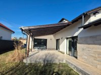 Eladó családi ház, Vecsésen 245 M Ft, 6 szobás