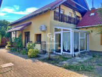 Eladó családi ház, Veszprémben 167 M Ft, 5+1 szobás