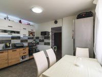 Eladó családi ház, IV. kerületben 80 M Ft, 3 szobás