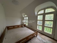 Eladó családi ház, III. kerületben 299.9 M Ft, 5 szobás