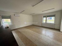 Eladó családi ház, Kecskeméten 100 M Ft, 2 szobás