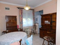 Eladó családi ház, Pécsett 299 M Ft, 9 szobás