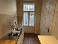 Kiadó téglalakás, albérlet, V. kerületben, Papnövelde utcában