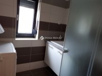 Eladó téglalakás, Pécsett 75 M Ft, 3 szobás