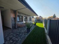 Eladó nyaraló, Siófokon 179.9 M Ft, 7 szobás