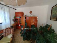 Eladó családi ház, Komlón 80 M Ft, 6 szobás