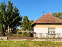 Eladó családi ház, Veszprémvarsányon 19.8 M Ft, 2 szobás