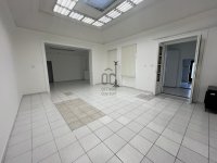 Kiadó ipari ingatlan, Debrecenben 300 E Ft / hó